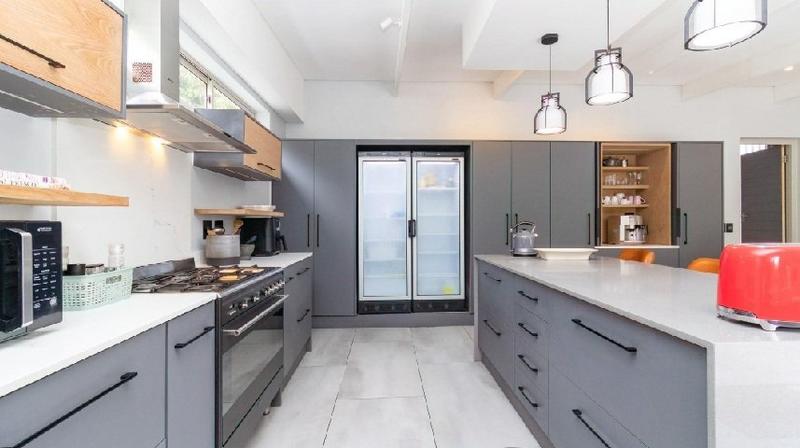 6 Bedroom Property for Sale in Kleinbaai Western Cape